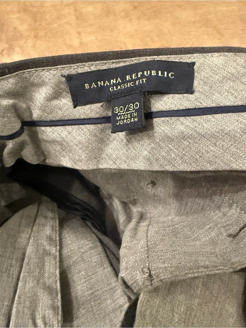 NWT Banana Republic Classic-Fit Men’s Dress Pants in Charcoal Gray